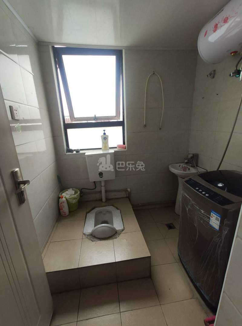 国伟新苑2473638卫生间图7