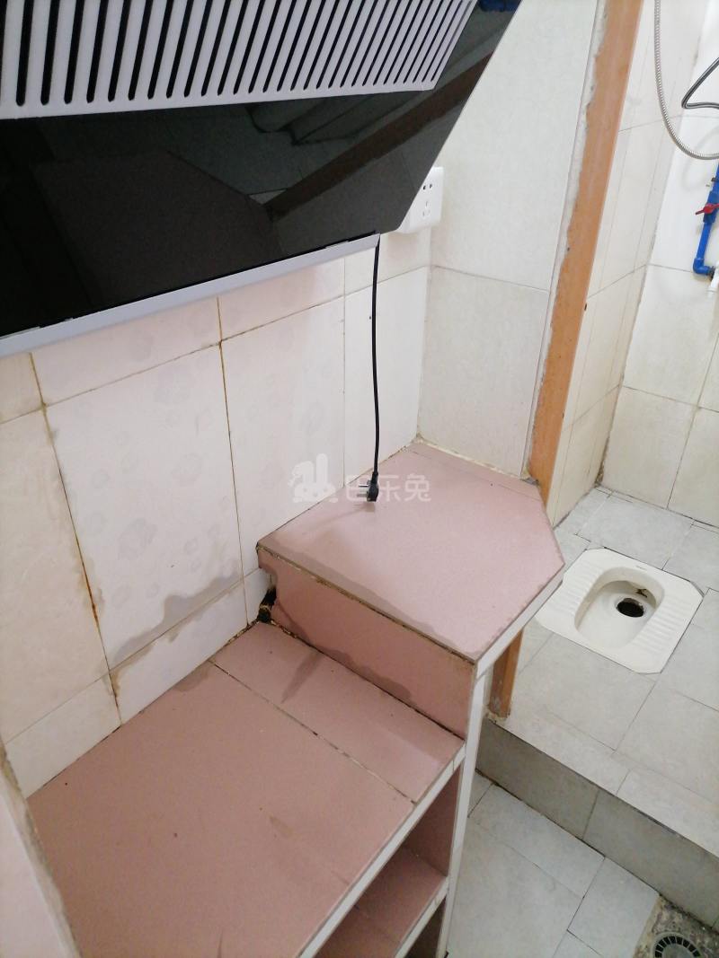 横滘村五约四巷3号8405419厨房图6