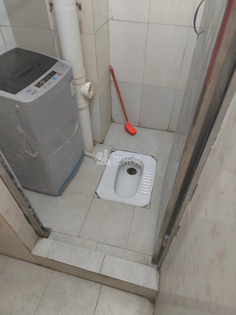 横滘村五约四巷3号8405421卫生间图4