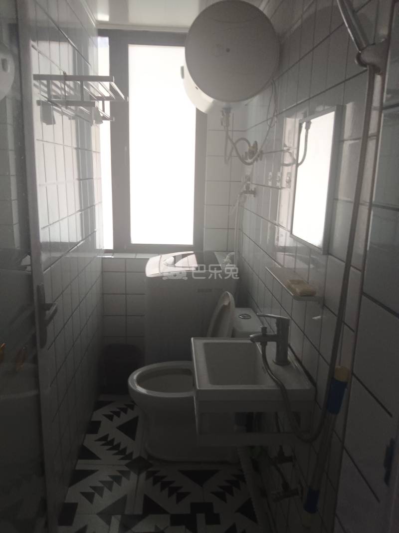 新中南家园8412111卫生间图8