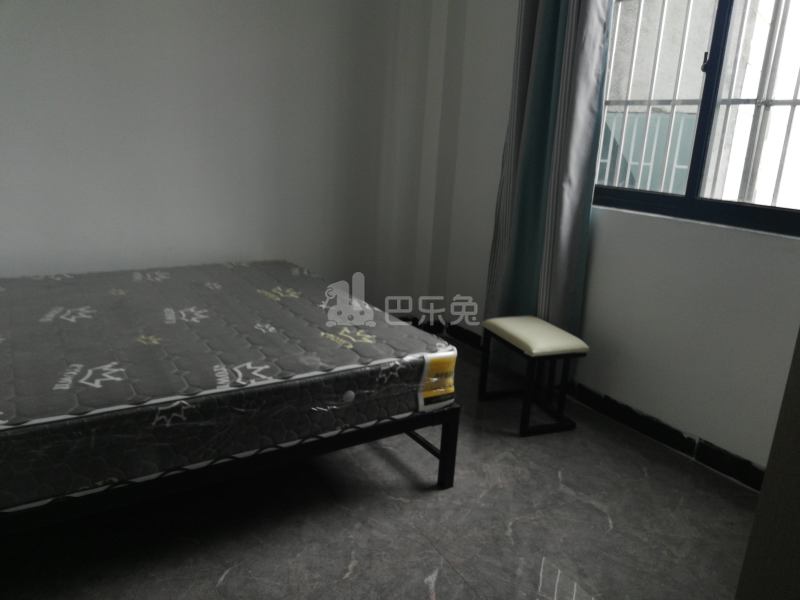 沙东街天平架三巷11号之一8438710卧室图1