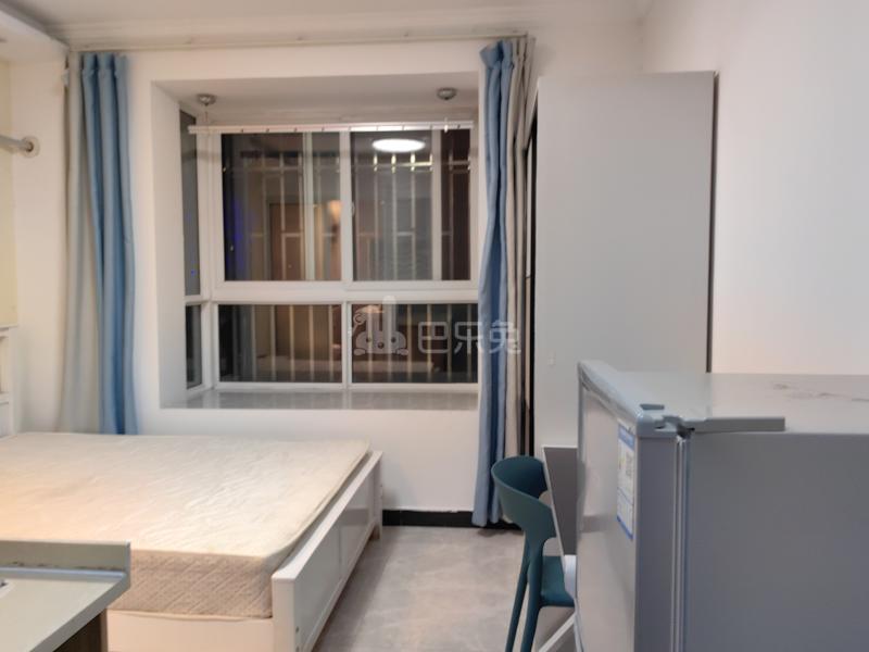 和龙新苑8439282卧室窗户图8