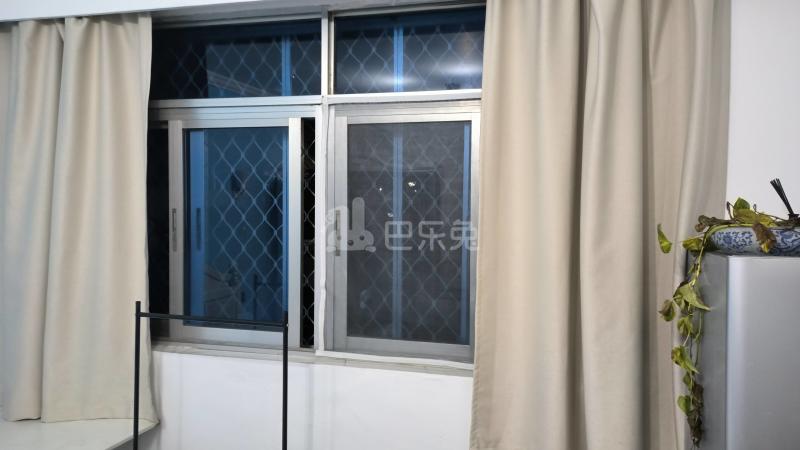 牡丹路259弄小区8440092卧室窗户图6
