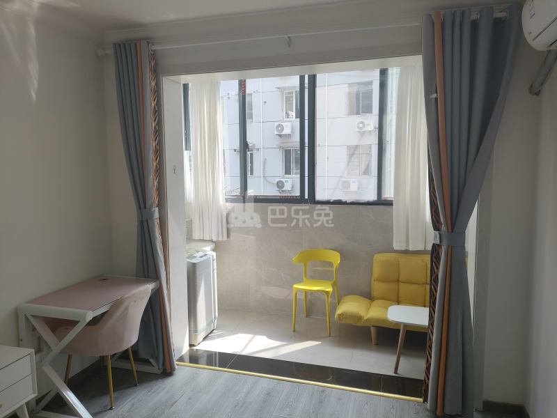 西宝兴路922弄小区8448098卧室窗户图10