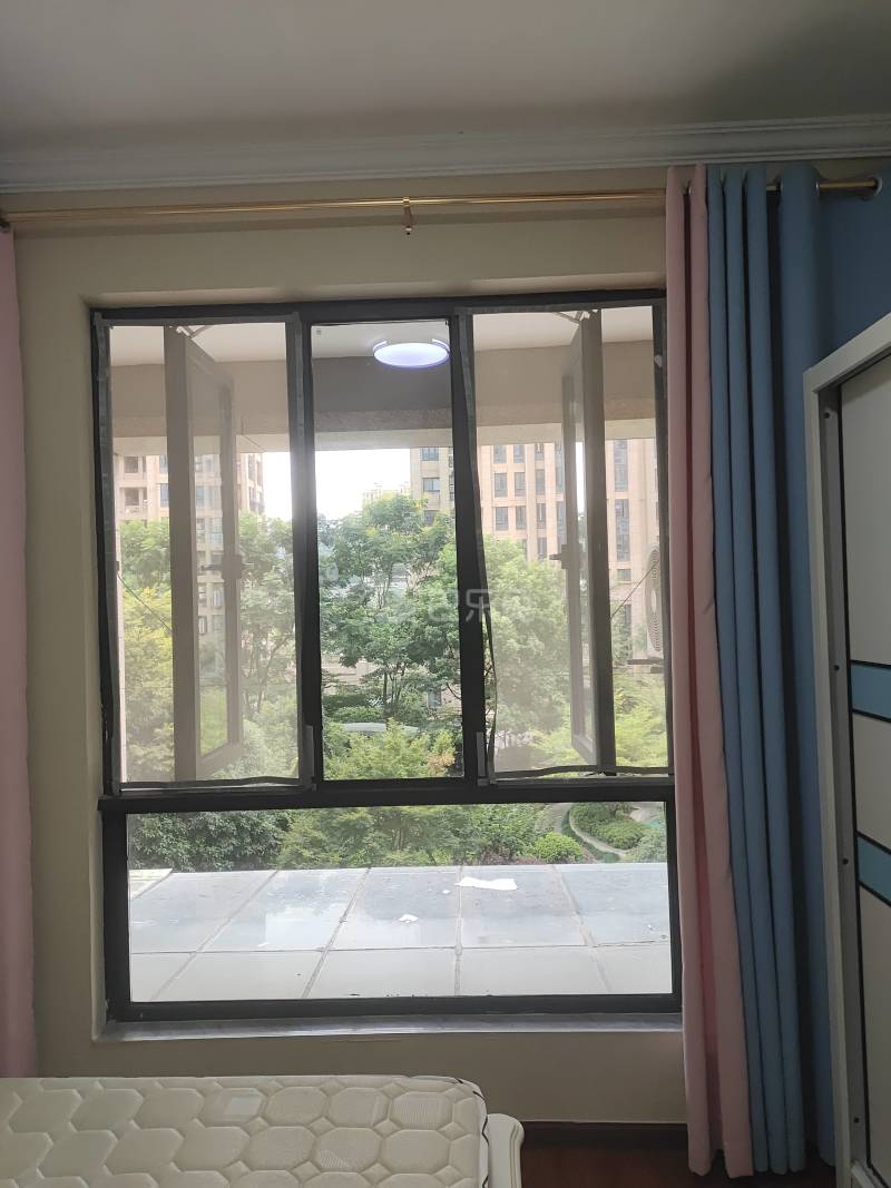 金帝海珀雅苑（二期）8472822卧室窗户图8