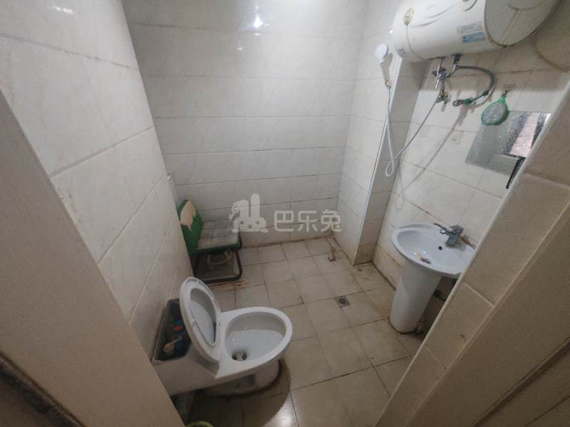 经纬学士逸居家园847384卫生间图11