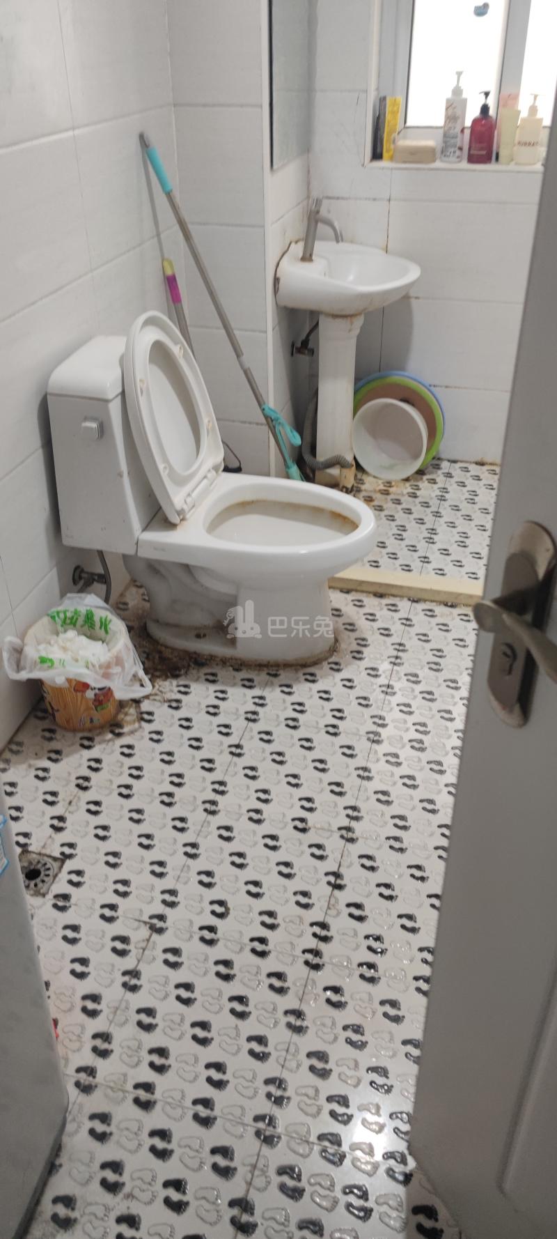 金沙湾绿地和苑一期8860935卫生间图8