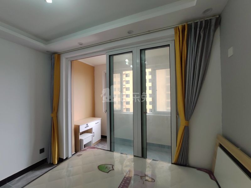 金海华城康平佳苑8543846卧室图2