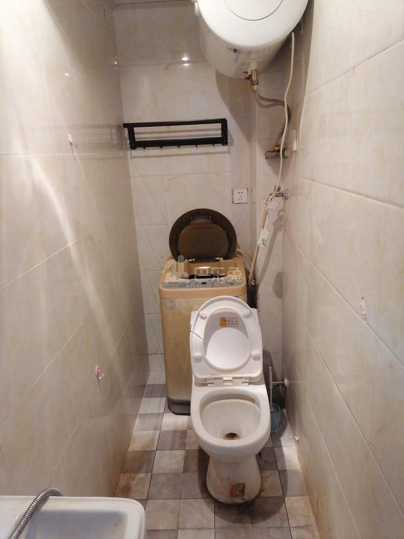 金海华城永华苑2436592卫生间图5