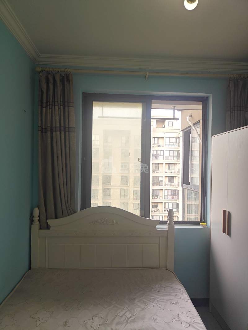 翁梅新苑三区8571959卧室窗户图6