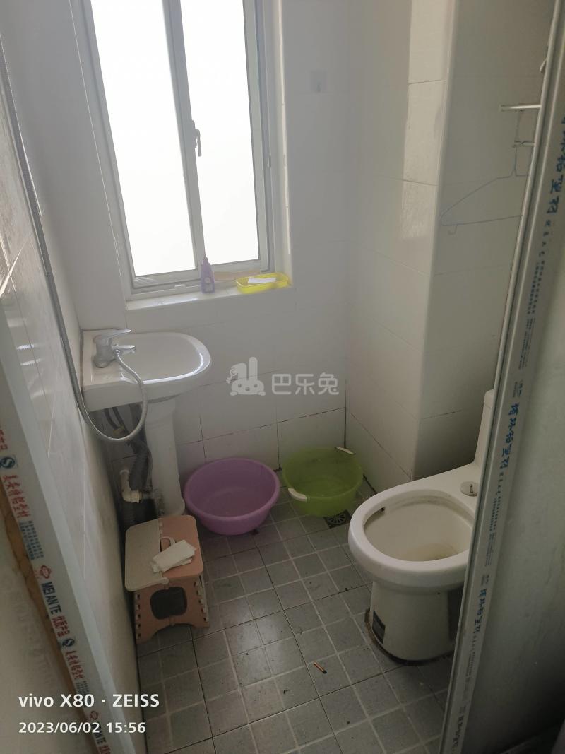 三林新村A区857698卫生间图5