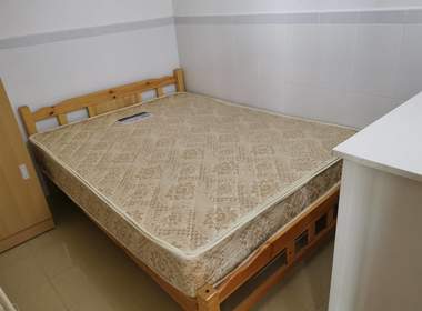 龙洞南街南门头一巷8号 2室1厅1卫