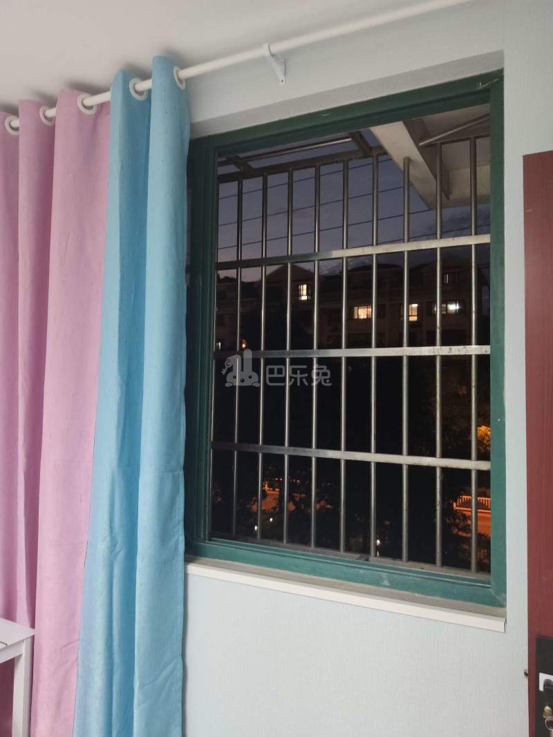 叶城三街坊8608991卧室窗户图12