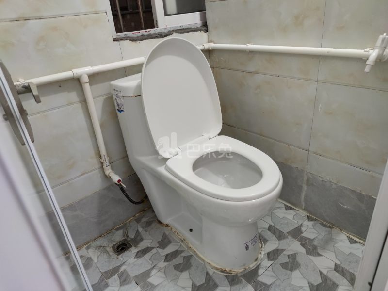 群贤路3号8619647卫生间图6