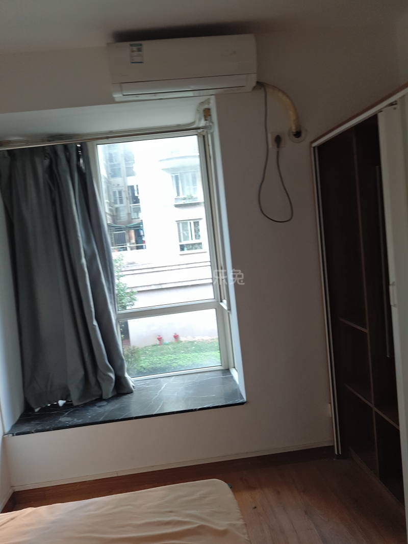 星海名城二期八组团8624137卧室图1