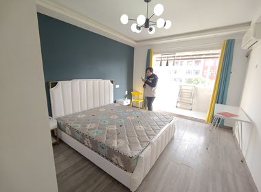 杨泰路200弄 1室0厅0卫