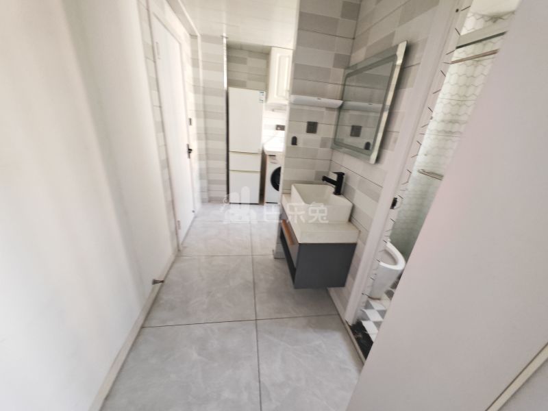 金海华城康平佳苑8667310卧室图3