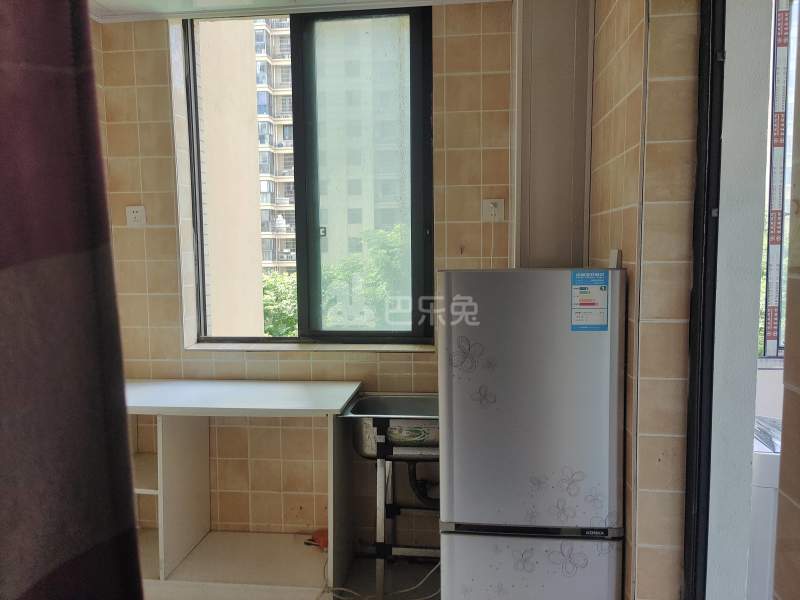 顺达花苑东区8668600卧室窗户图6