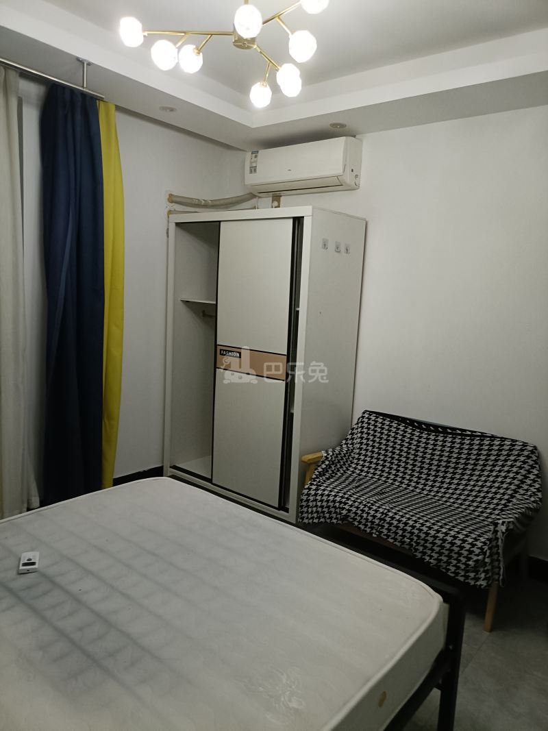 蓝天城市花园8676641卧室图1