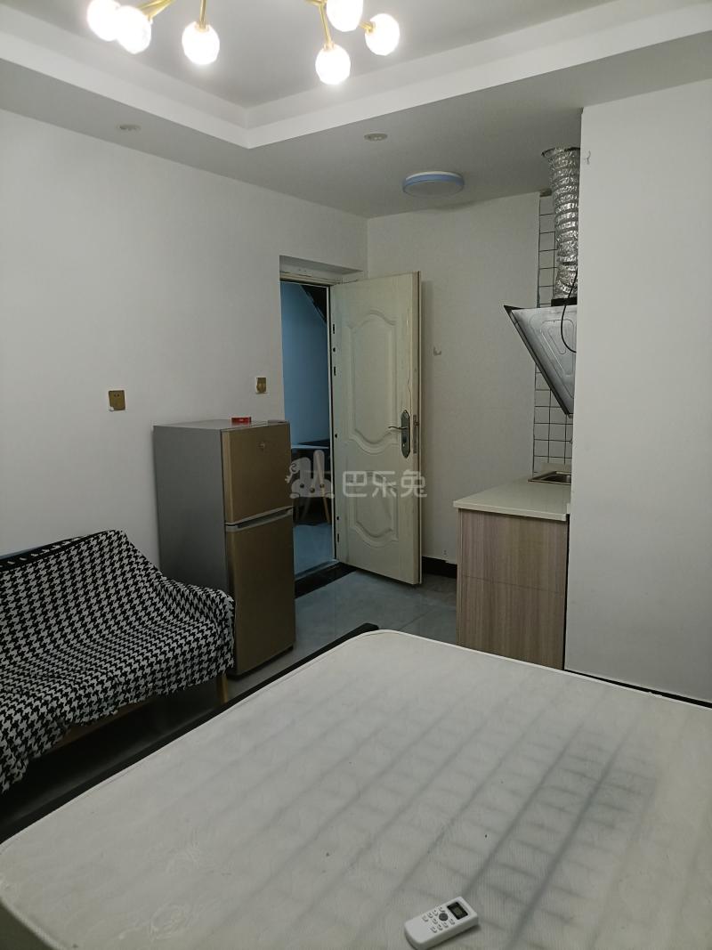 蓝天城市花园8676641卧室图3