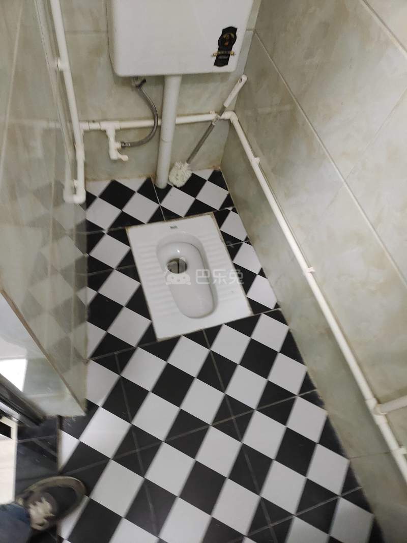 石牌迎龙大街二巷16号8689003卫生间图5