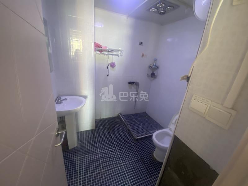 花桥裕花园8693876卫生间图8