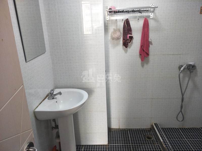 花桥裕花园8693876卫生间图12