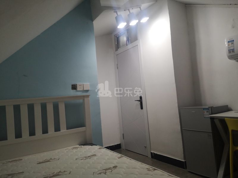 繁荣苑南区（沪亭南路288弄）8703265卧室图2