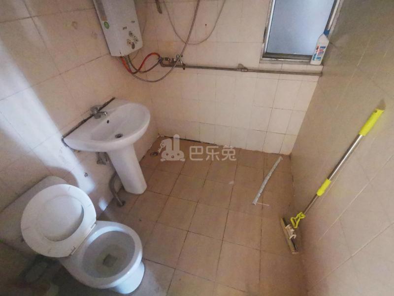 深南花园8744657卫生间图12