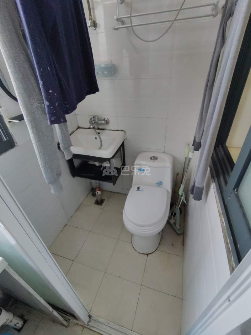 西郊家园（青浦）8749533卫生间图5