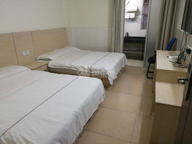 天豪公寓（车陂西华新村南三巷2号）8779000客厅图4