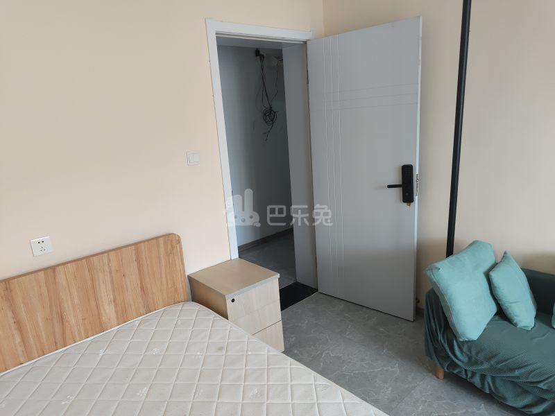 巷佳华苑1期8781119卧室图1