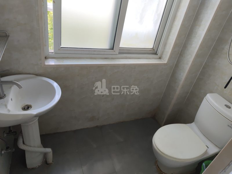 巷佳华苑1期8781119卫生间图5