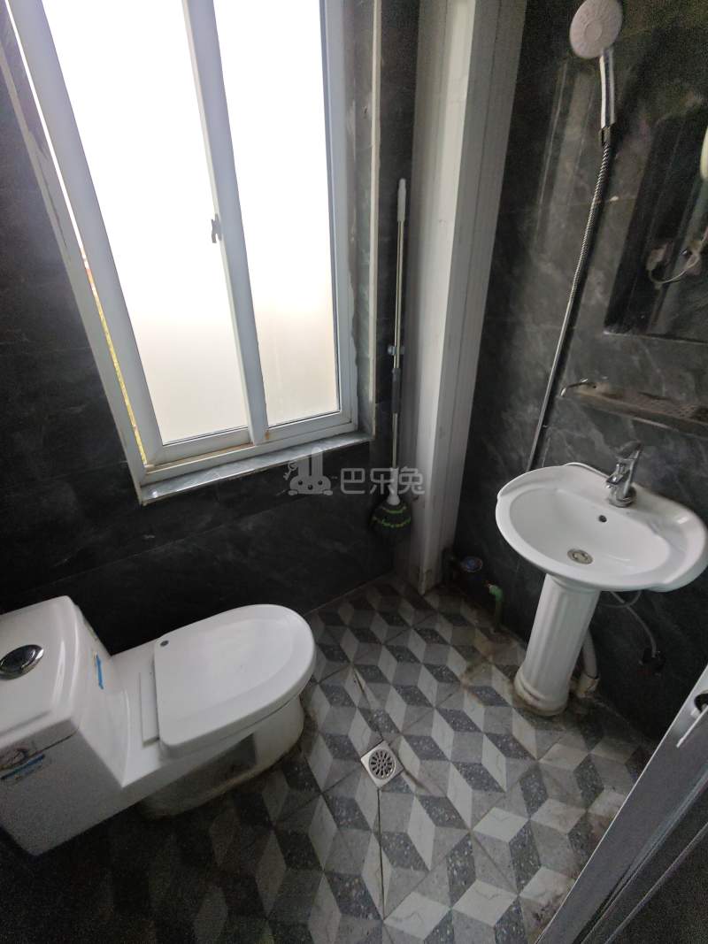 花苑新村8786878卫生间图6