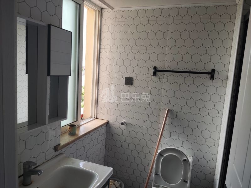 虹莘家园8802079卫生间图14