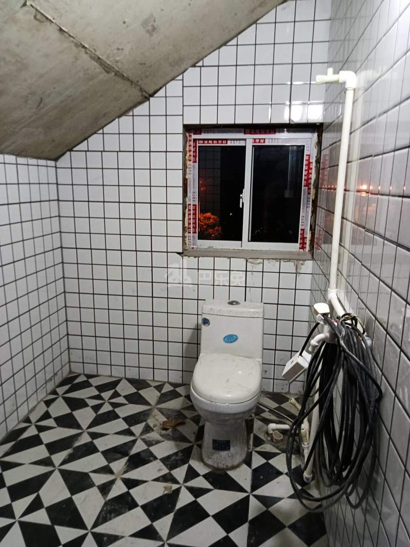 沁园二村18353514卫生间图1