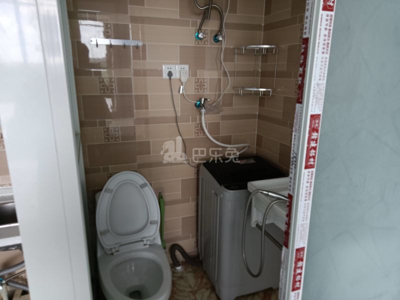 新卫村（民房）8825083卫生间图5