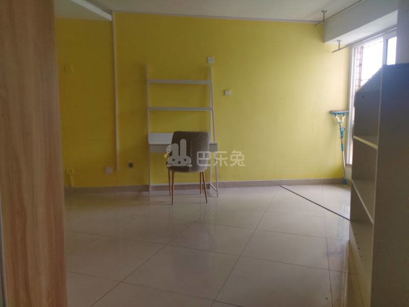 深南花园8828773卧室图4