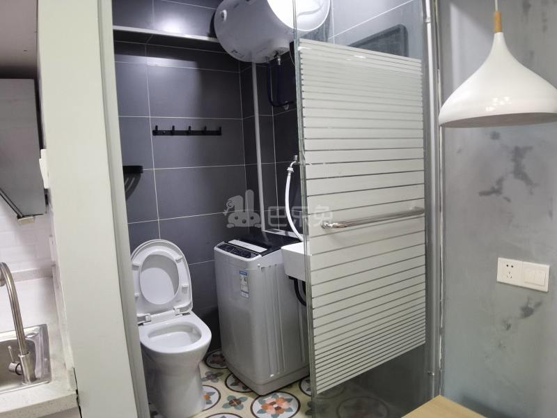 永建路86弄小区8829105卫生间图4