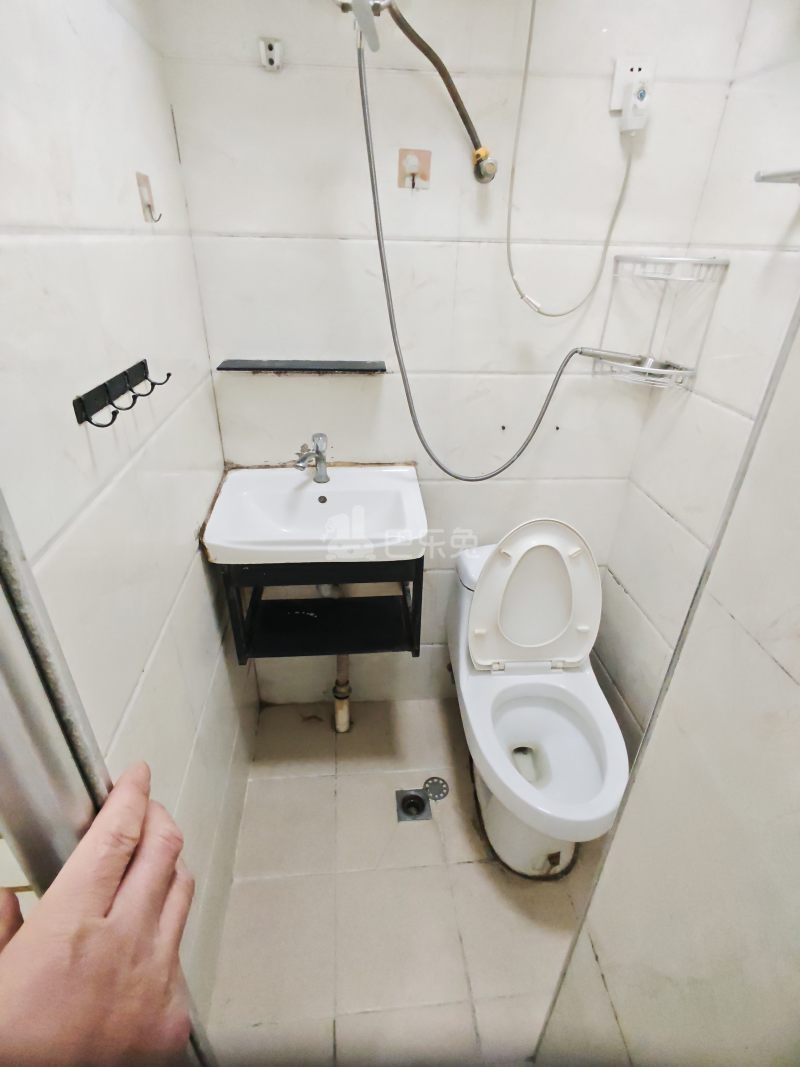 西郊家园（青浦）8840135卫生间图5