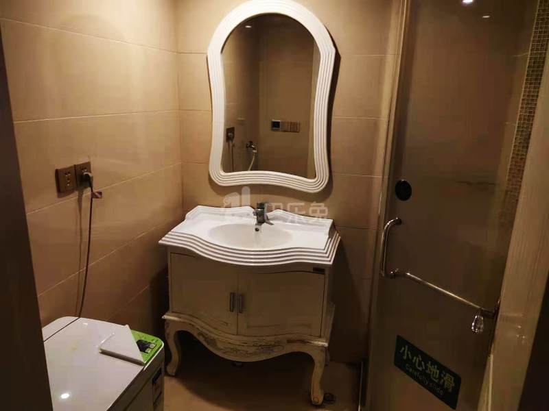 财富商厦8843365卫生间图5