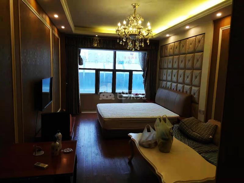 财富商厦8843365客厅图3