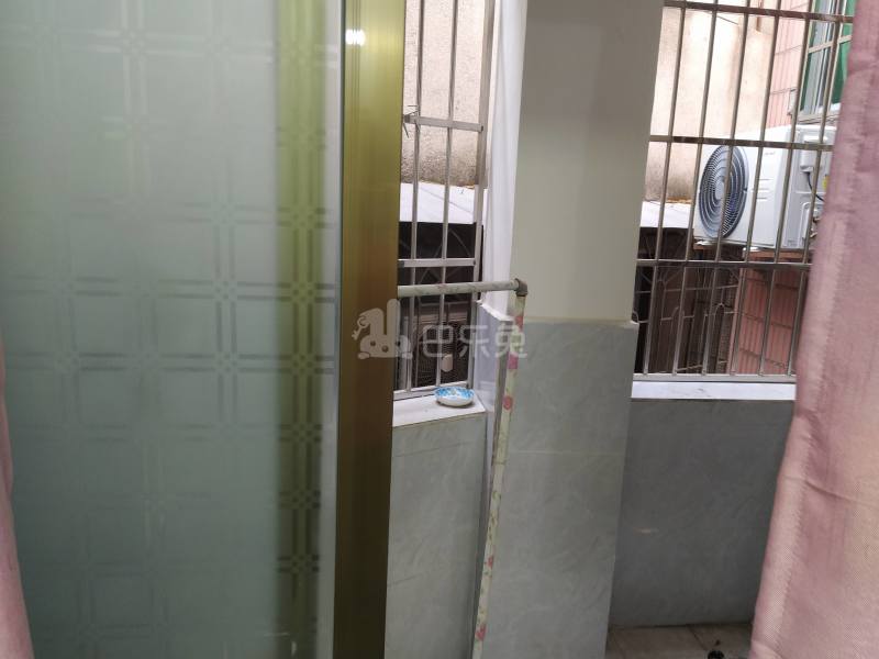 棠下东三街33号8860121卧室窗户图7