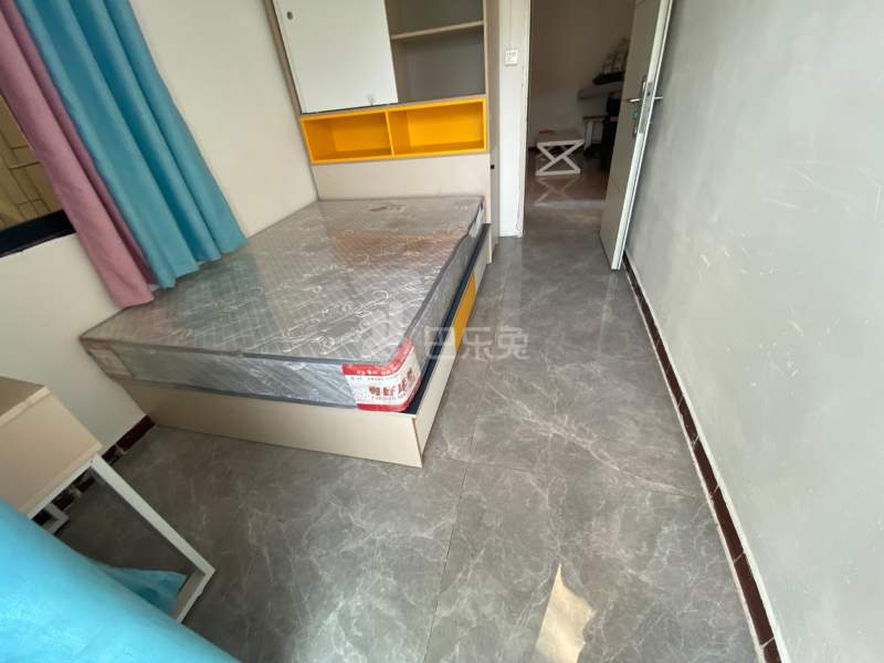 棠下东三街33号8860123卧室图3