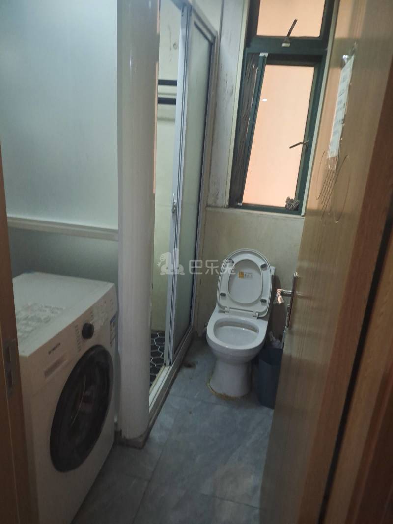 香榭丽花园8889789卫生间图6