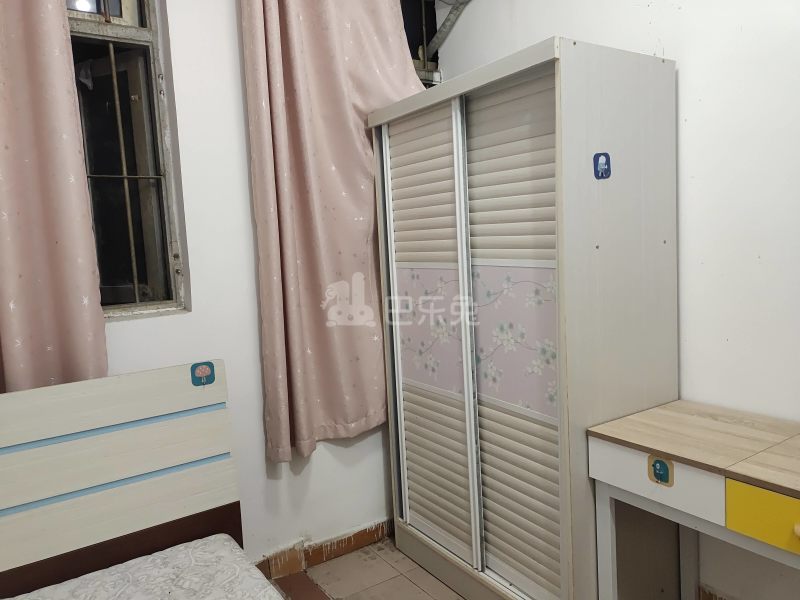 望岗嘉禾街西二巷9号8889989卧室图0