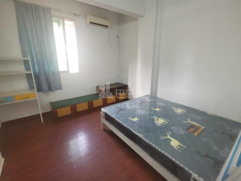 马务东头西街21号8890960卧室图0