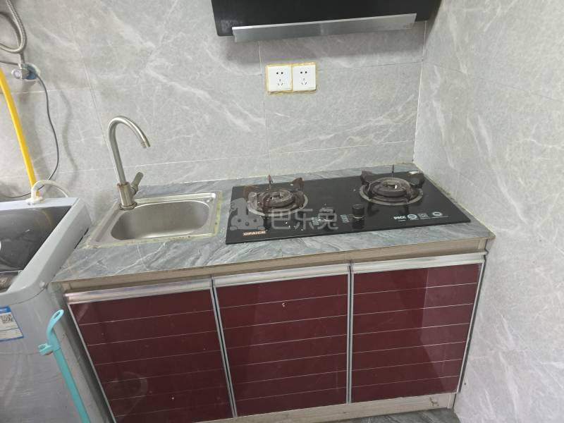 民主东街183号8898861厨房图5