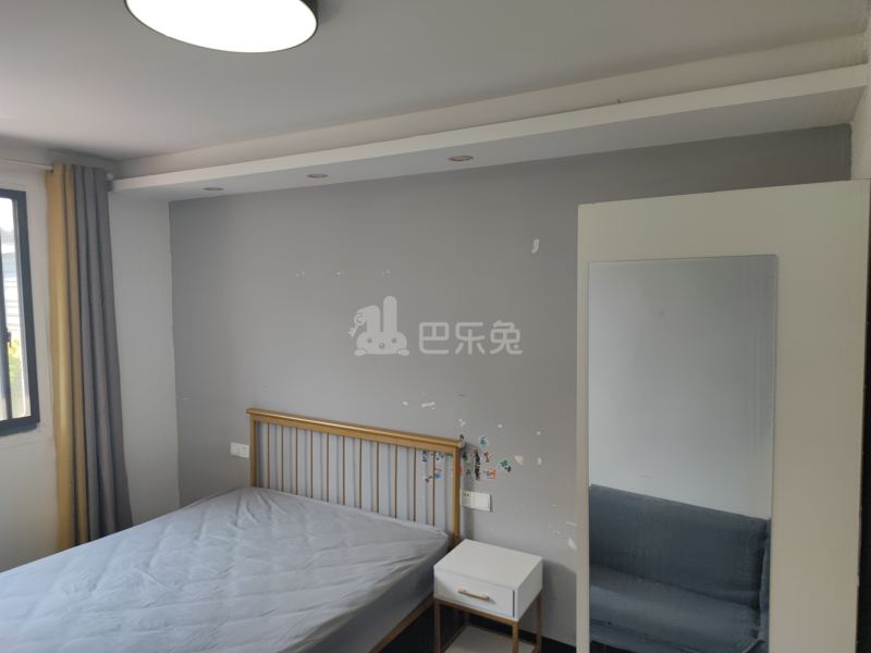 民主东街183号8898861卧室图2