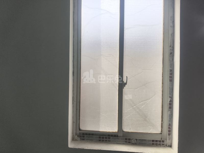 大众村小包新村8900152卧室窗户图5